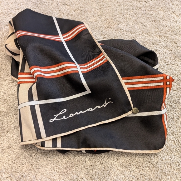 Rare Vintage Leonardo Scarf - Picture 3 of 15
